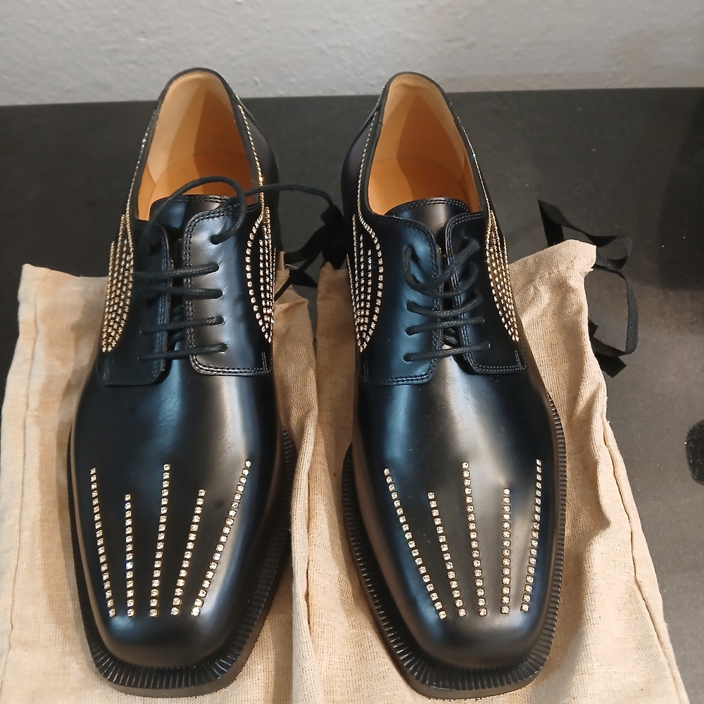 Gucci Elegant Black Studded Men's Dress Shoes